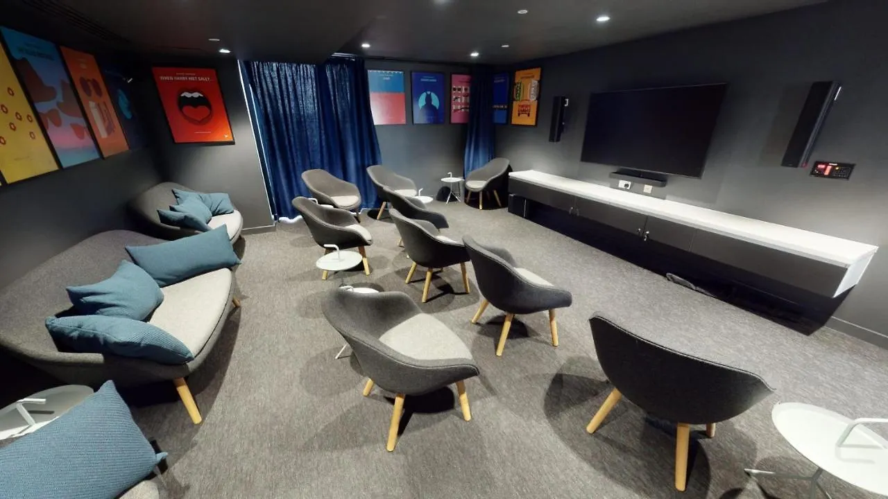 For Students Only - Iq Shoreditch In London 0*,