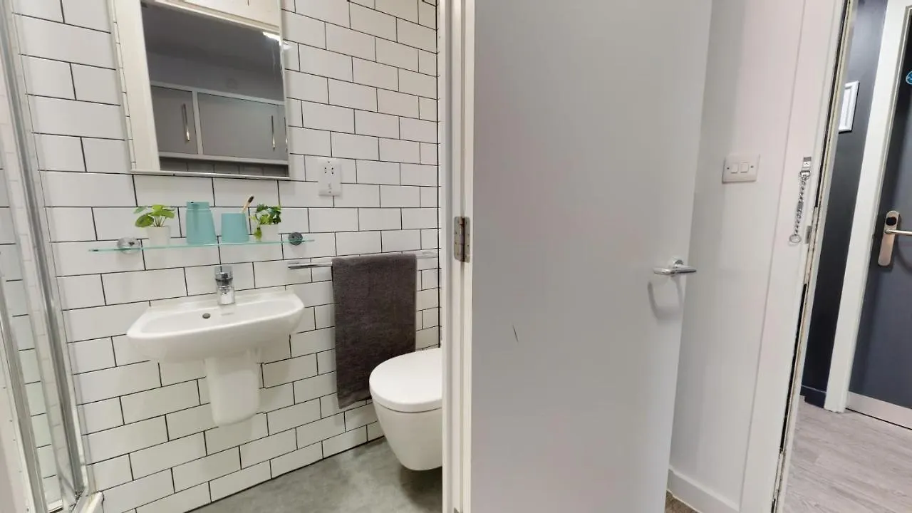 For Students Only - Iq Shoreditch In London